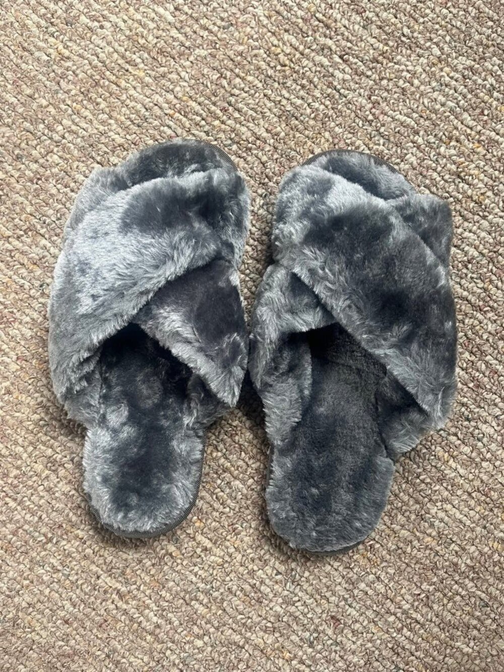 Women's Crossband Open-Toe Fuzzy Slippers (indoor/outdoor) - 8/9 - New